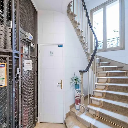 Le Luxe Abordable - 1 - Double - 4 Personnes - Vue Sur Rue Apartment